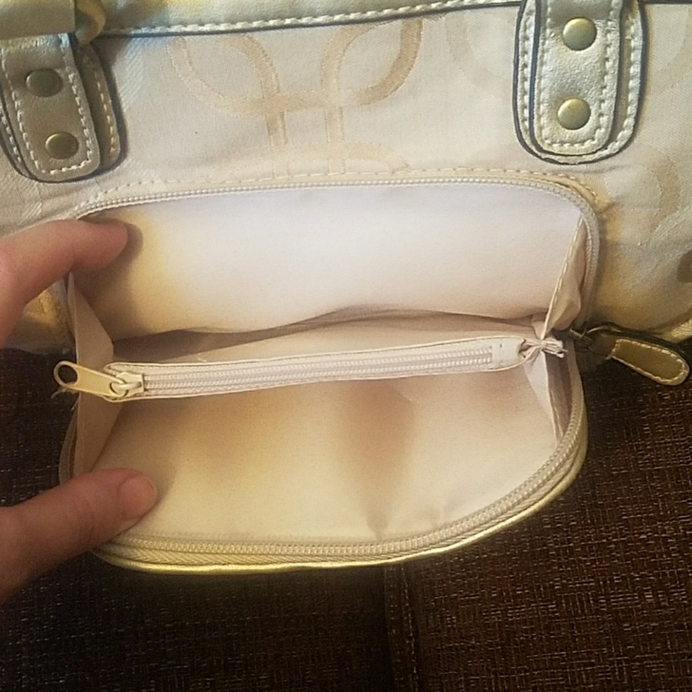 Purse - Picture 3 of 8